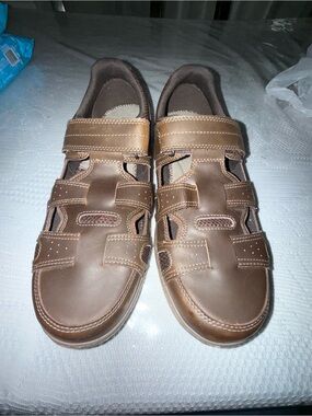 Dunham Men's Brown Leather Fisherman Sandals
